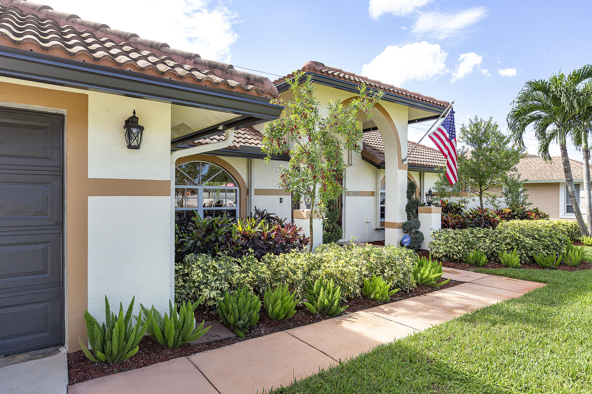 12898 Buckland Street Wellington, FL 33414 - Photo 3 of 35 03_FrontWalkway