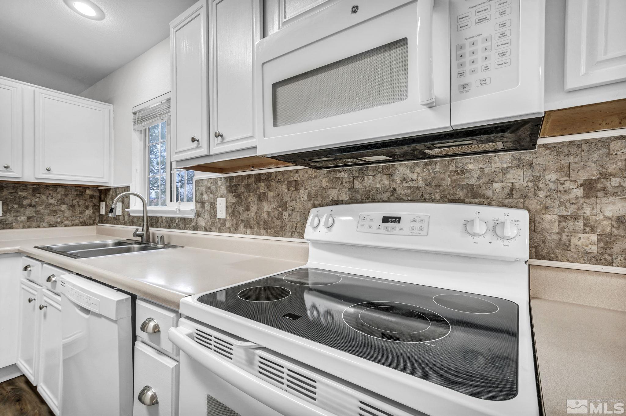 17945 Fonti Court Reno, NV 89508 - Photo 10 of 31 Photo 10