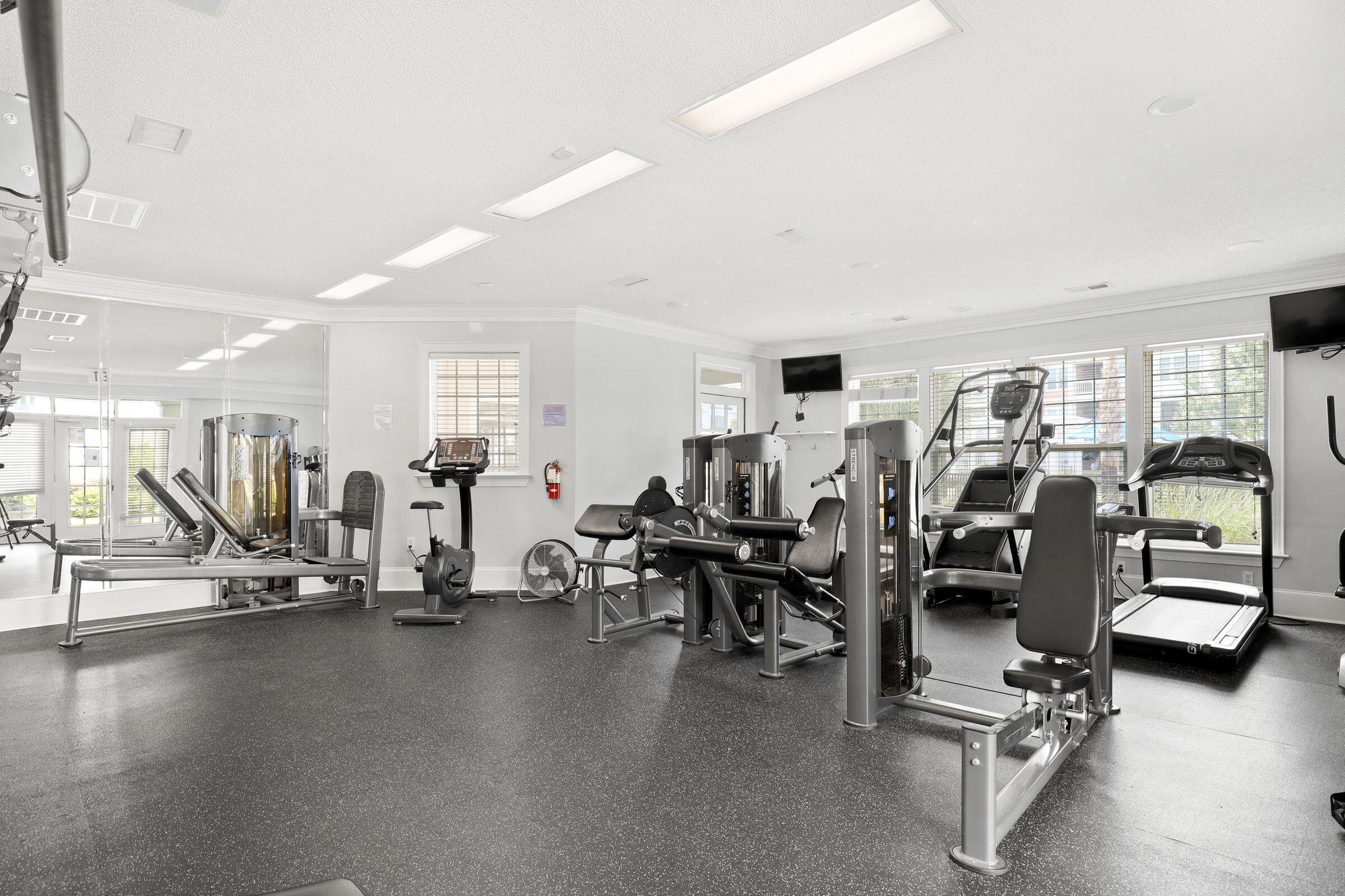 1714 Chatelain Way Mount Pleasant, SC 29464 - Photo 10 of 17 20250307144300523925000000-o