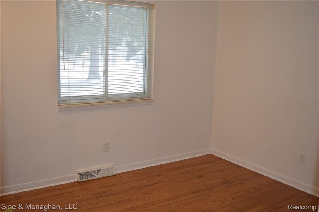 8559 Stone Road Algonac, MI 48001 - Photo 18 of 33 007.JPG