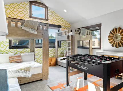 $1,995,000 | 9098 Heartwood Drive, Truckee, CA 96161