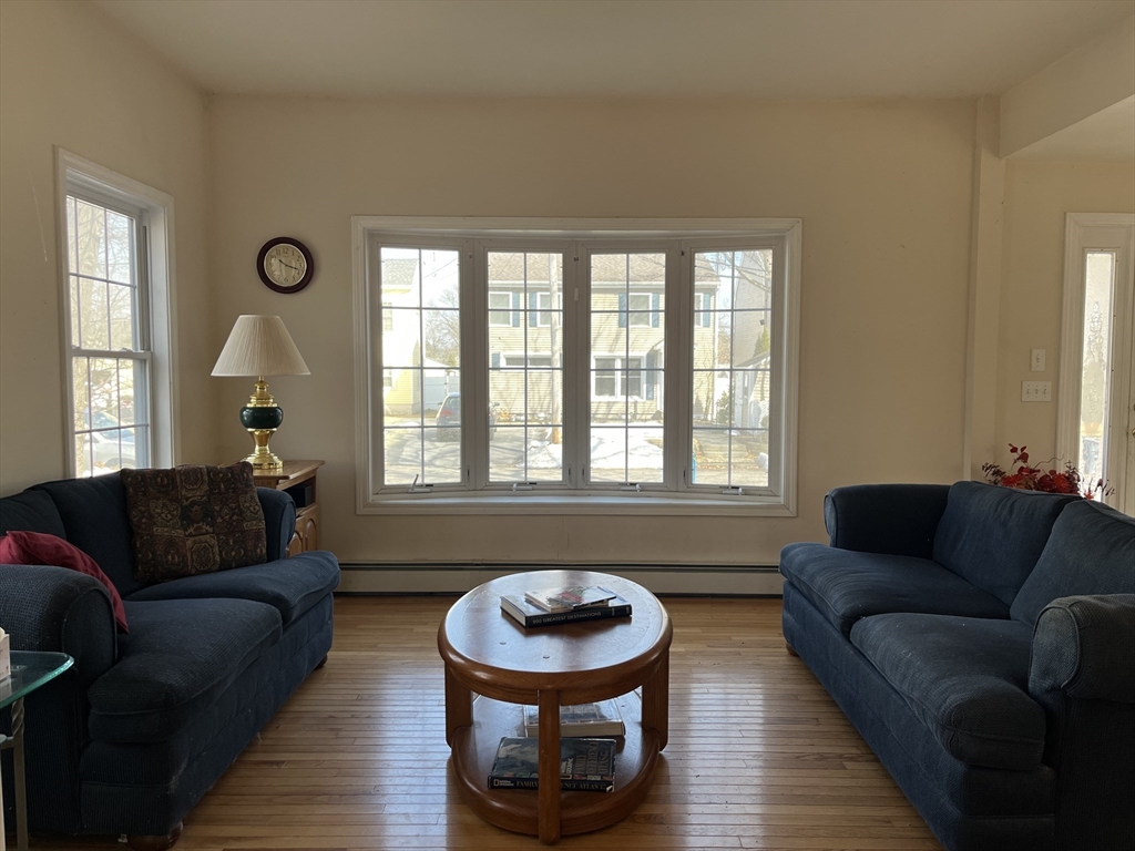 10 George Street Shrewsbury, MA 01545 - Photo 5 of 35