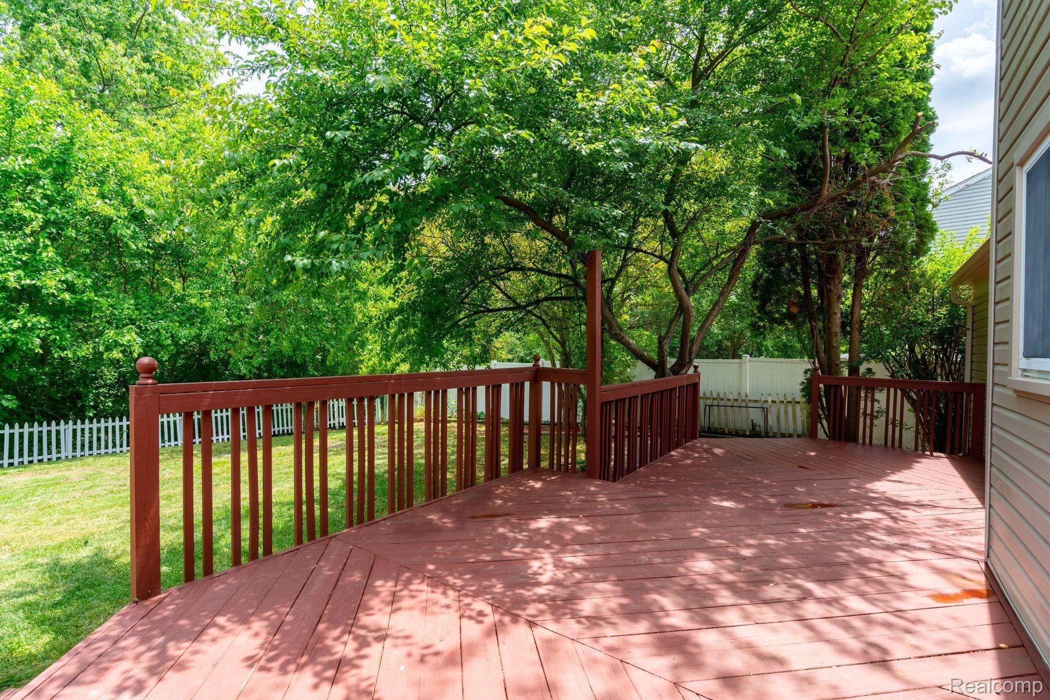 645 Worthington Road Canton, MI 48188 - Photo 20 of 30 Spacious deck view