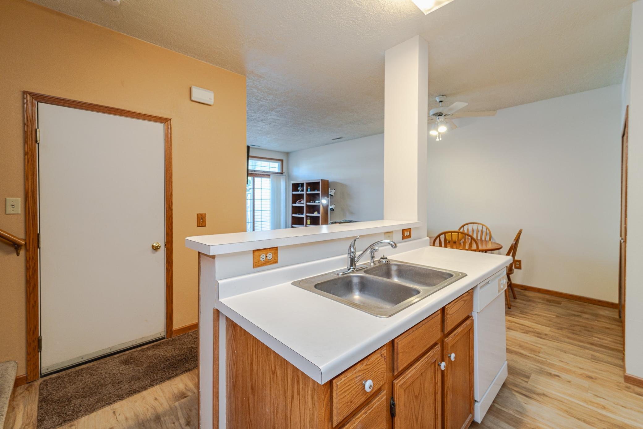 15554 Garnet Way Apple Valley, MN 55124 - Photo 12 of 27