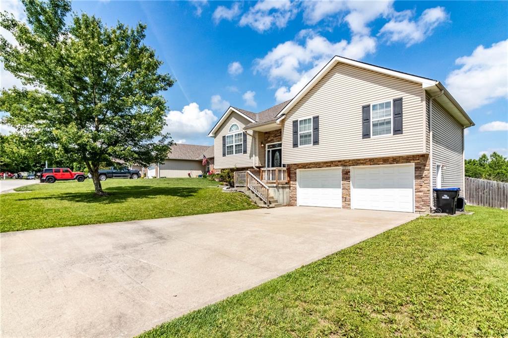 1917 Country Ridge Drive Warrensburg, MO 64093 - Photo 3 of 42