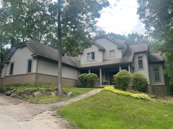 $647,775 | 11361 Olde Wood Trail, Fenton, MI 48430