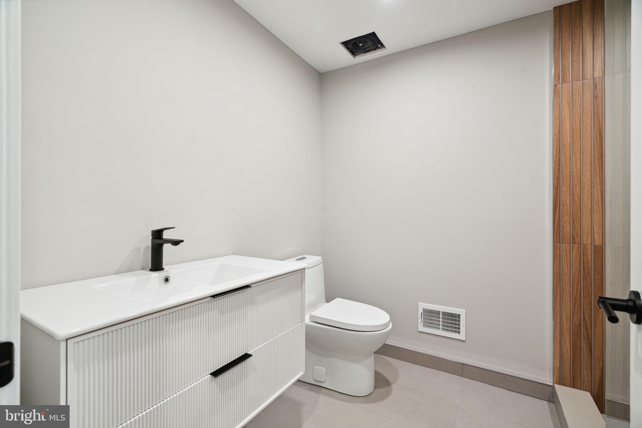 2249 Pemberton Street Philadelphia, PA 19146 - Photo 30 of 42