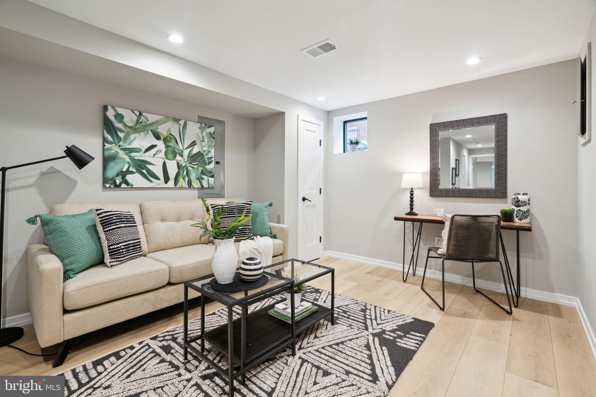 2249 Pemberton Street Philadelphia, PA 19146 - Photo 33 of 42