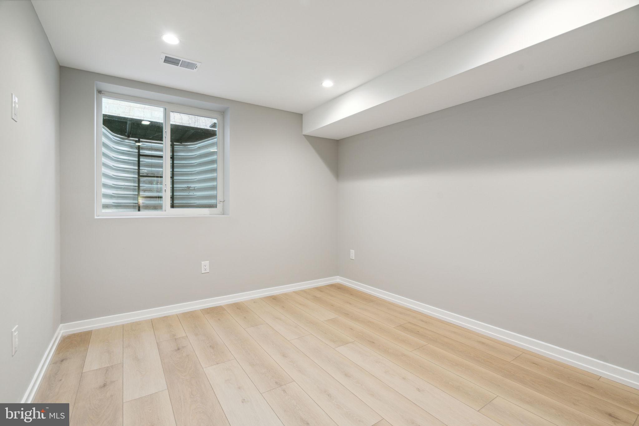 2249 Pemberton Street Philadelphia, PA 19146 - Photo 36 of 42