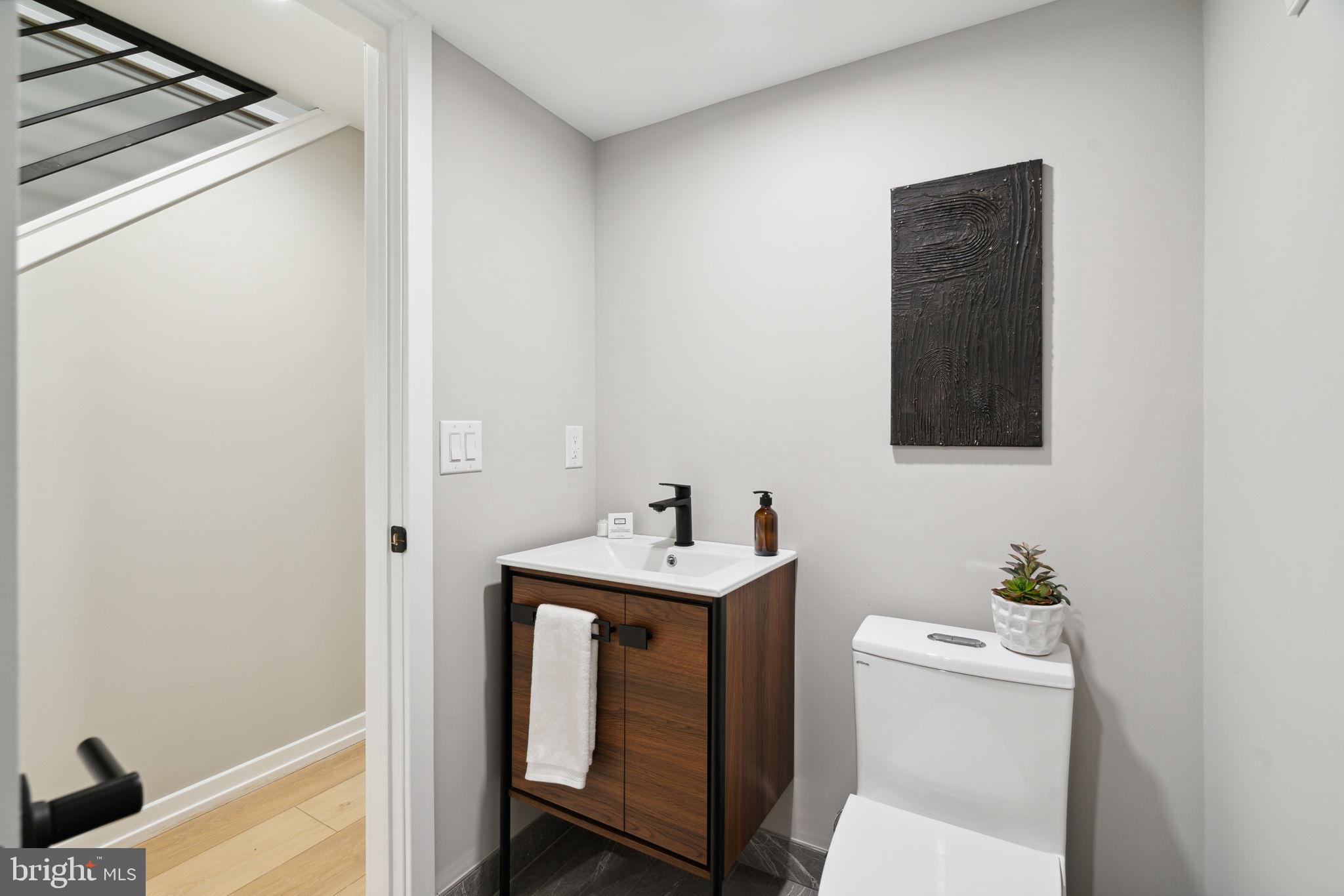 2249 Pemberton Street Philadelphia, PA 19146 - Photo 39 of 42