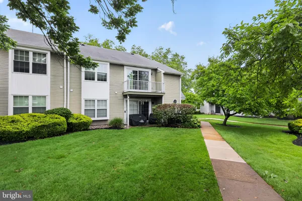$196,000 | 332 Willow Turn, Mount Laurel, NJ 08054