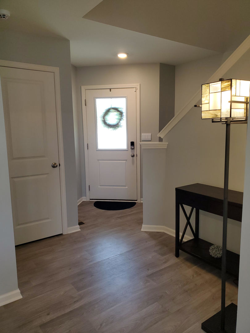 754 Westbury Drive Cary, IL 60013 - Photo 4 of 46