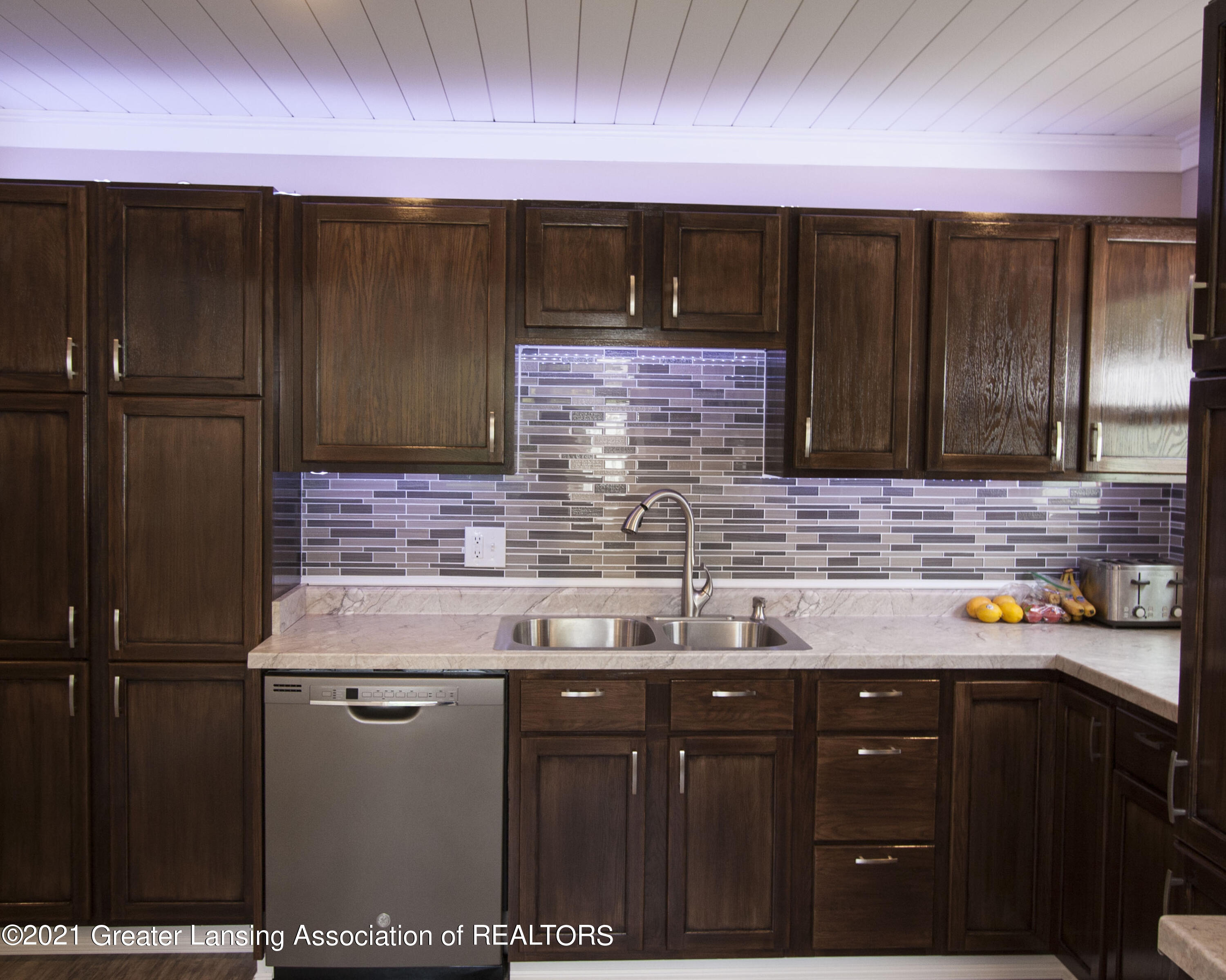 6131 Rosedale Road Lansing, MI 48911 - Photo 9 of 34 Kitchen