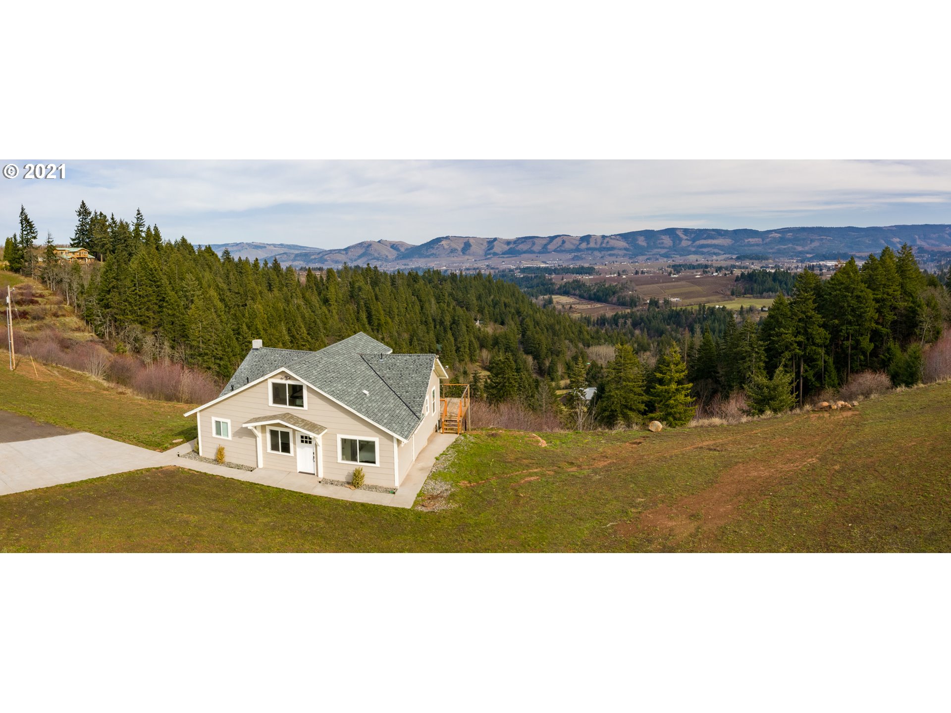 2531 Kingsley Road Hood River, OR 97031 - Photo 2 of 23 Gallery Image 2