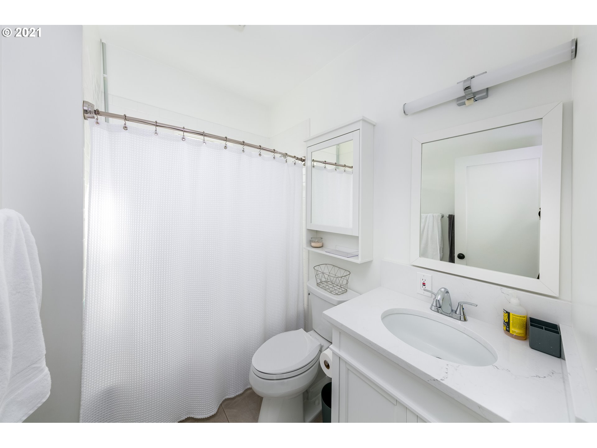 2531 Kingsley Road Hood River, OR 97031 - Photo 14 of 23 Gallery Image 14