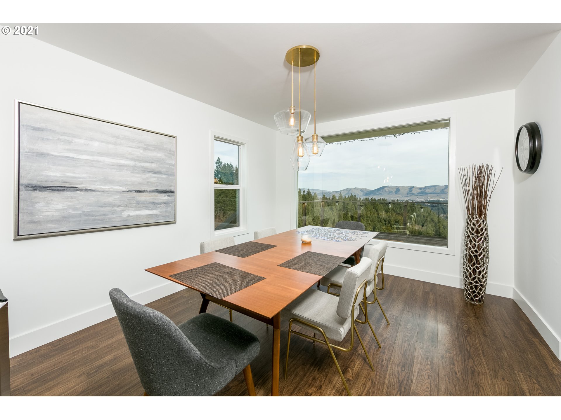 2531 Kingsley Road Hood River, OR 97031 - Photo 6 of 23 Gallery Image 6