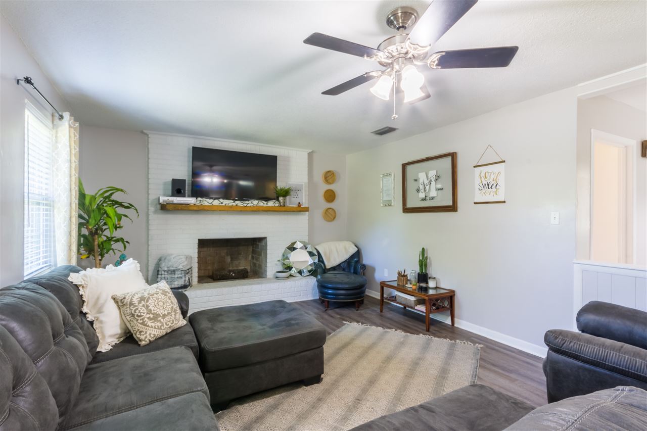 422 West Section Avenue Foley, AL 36535 - Photo 4 of 22