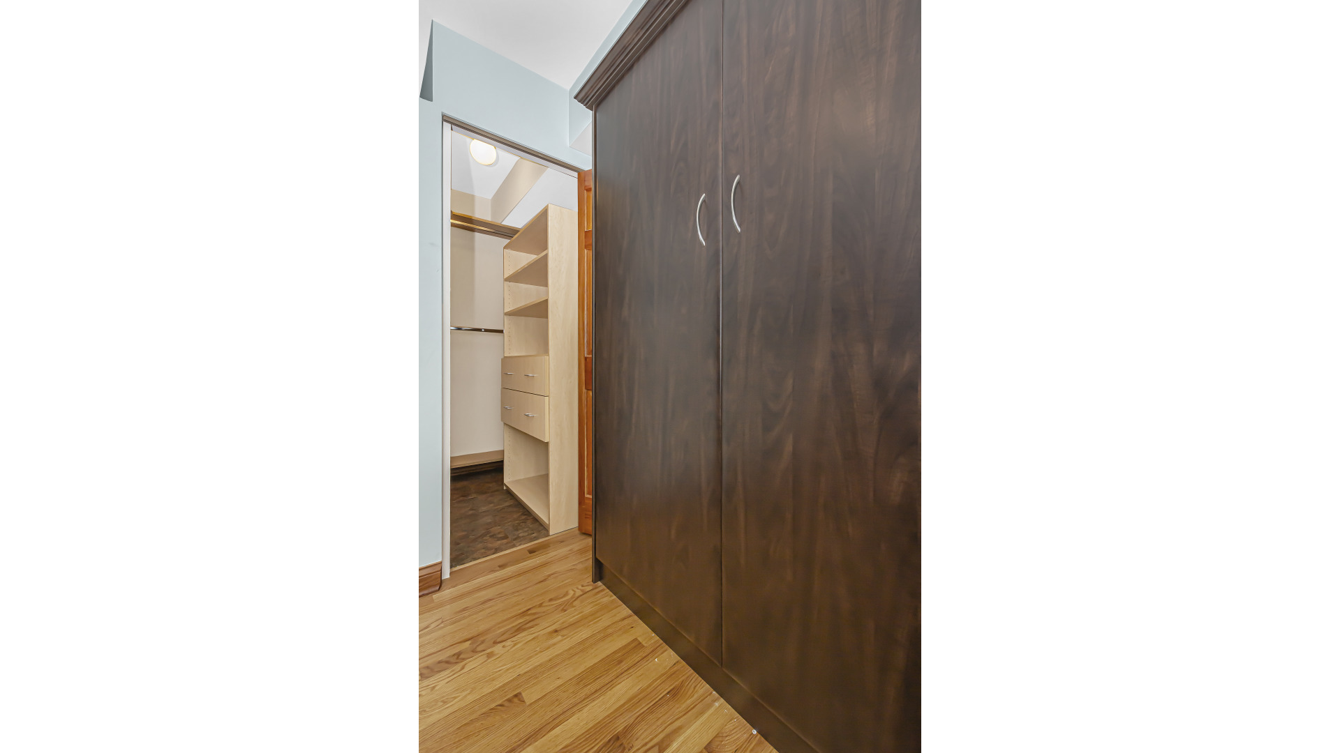 512 West Barry Avenue, Unit 408 Chicago, IL 60657 - Photo 16 of 21 a bathroom with a toilet and a shower