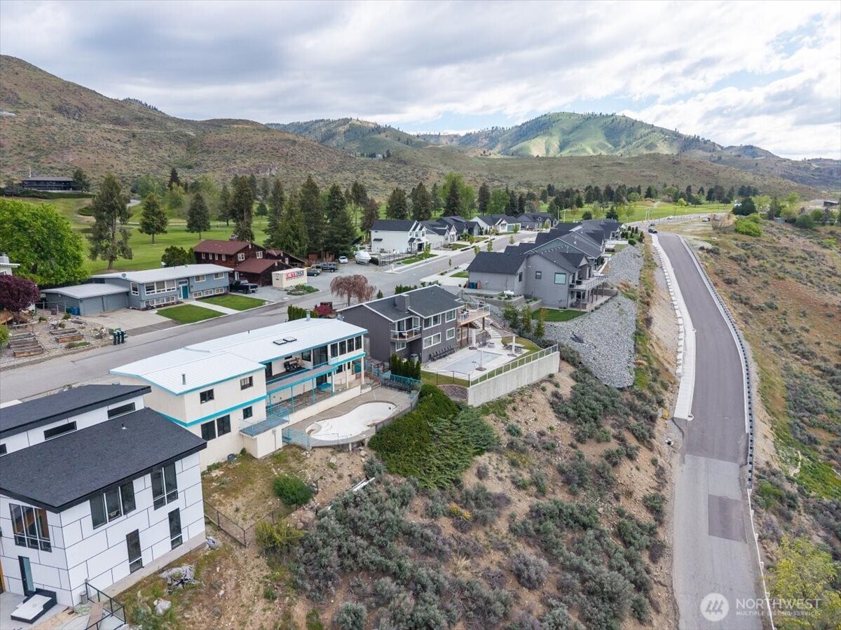 820 West Golf Course Drive Chelan, WA 98816 - Photo 38 of 39