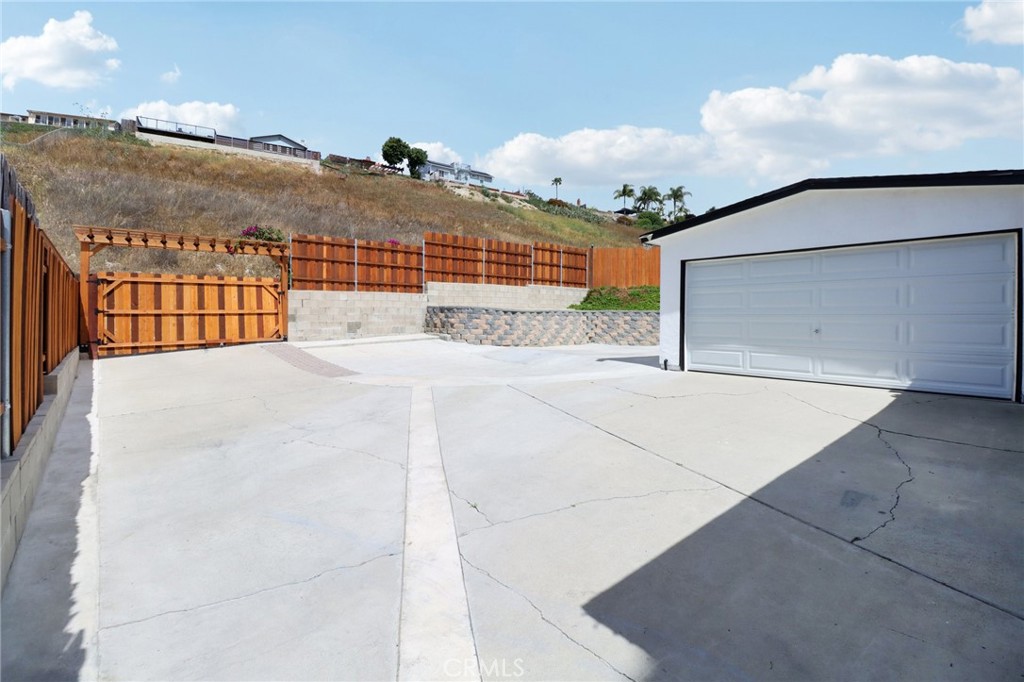 2801 College Oceanside, CA 92056 - Photo 2 of 29 HUGE LOT