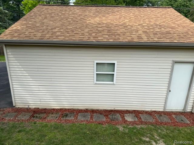 5496 Elizabeth Lake Road Waterford, MI 48327 - Photo 29 of 37 Gallery Image 29
