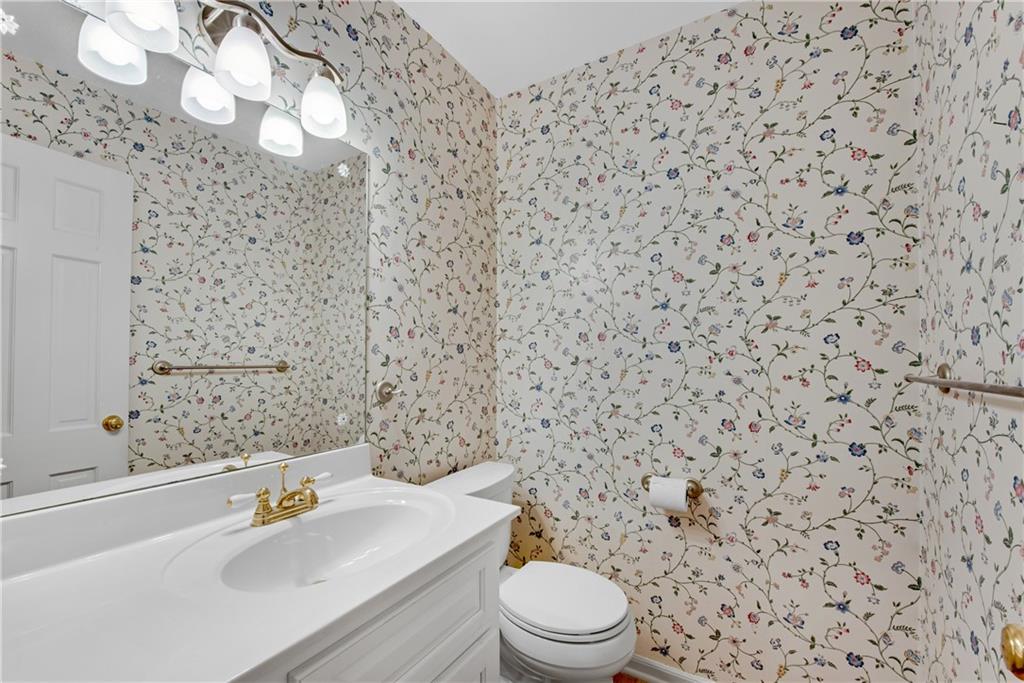 4589 Holliston Road Dunwoody, GA 30360 - Photo 19 of 43