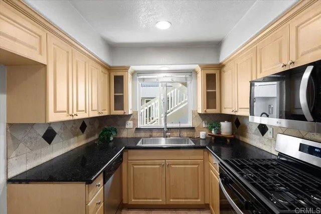 $549,999 | 3909 Monroe Avenue, Unit 101, San Diego, CA 92116