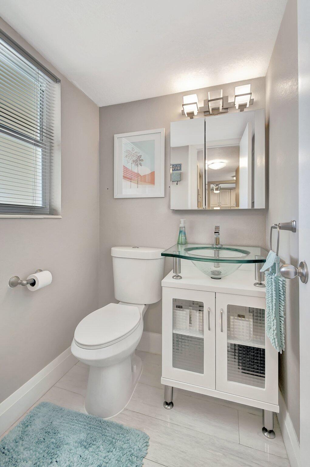 2929 South Ocean Boulevard, Unit 5040 Boca Raton, FL 33432 - Photo 19 of 35 Bathroom