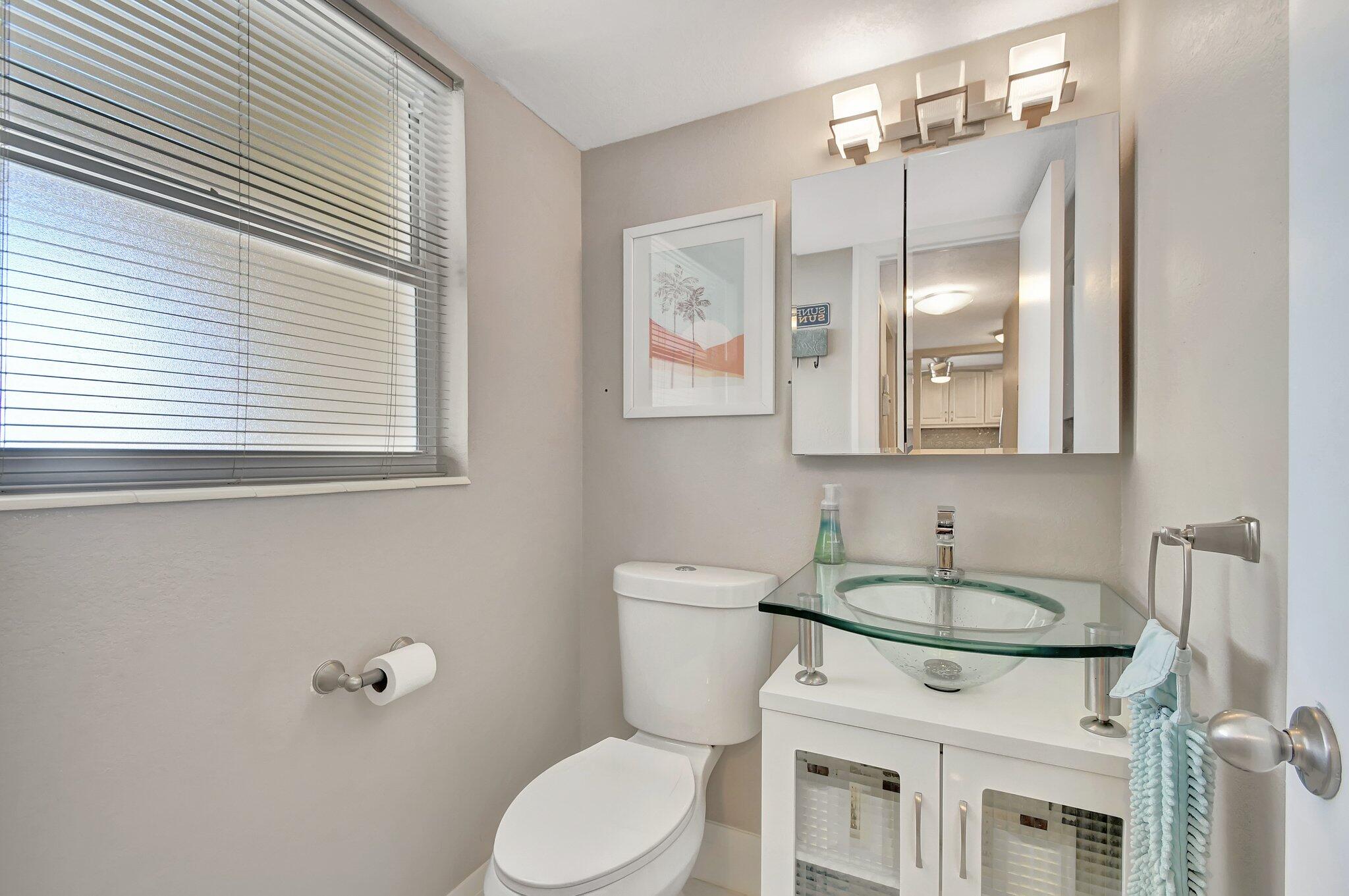2929 South Ocean Boulevard, Unit 5040 Boca Raton, FL 33432 - Photo 20 of 35 Bathroom