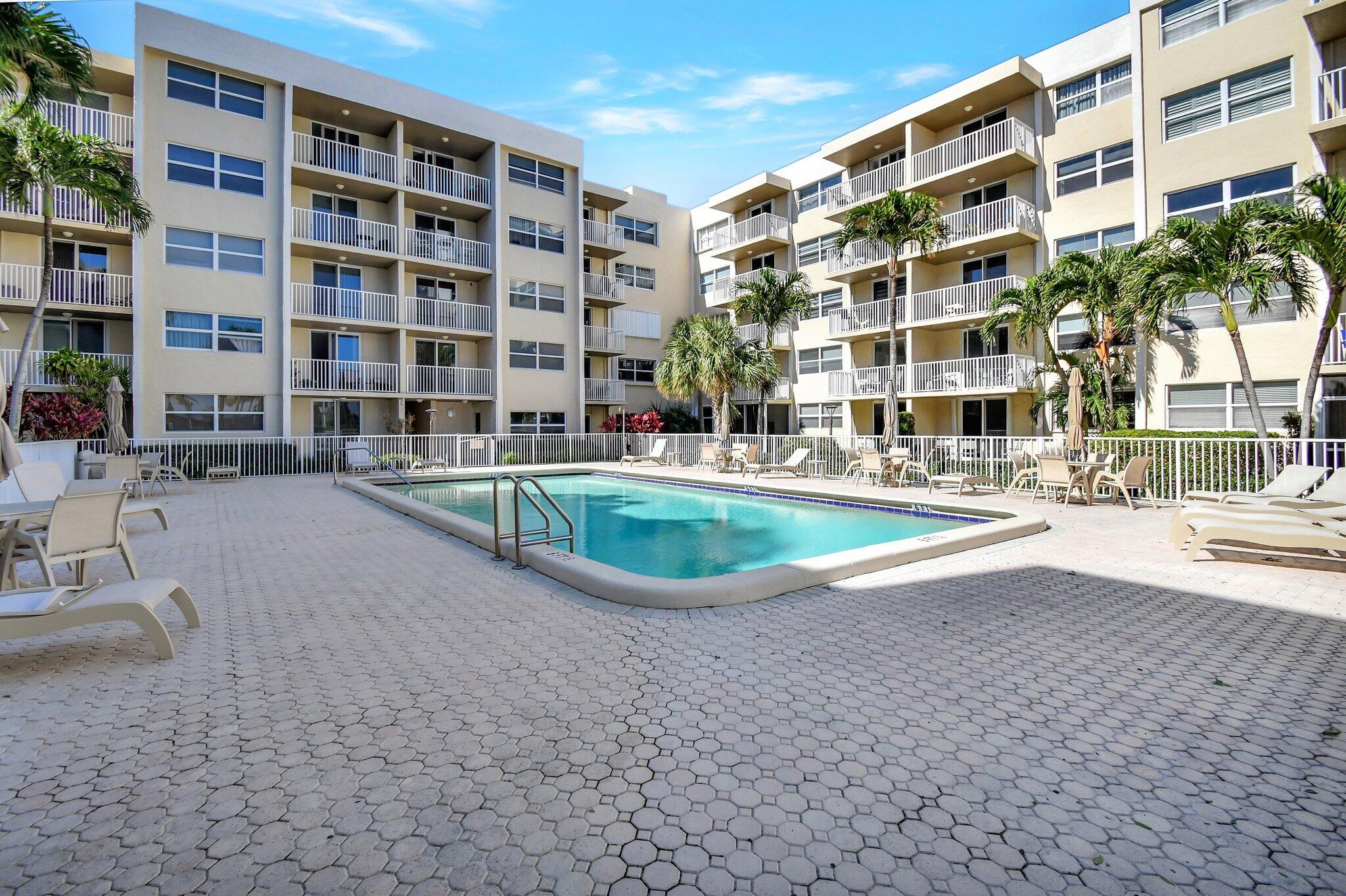 2929 South Ocean Boulevard, Unit 5040 Boca Raton, FL 33432 - Photo 34 of 35 Salt water resort pool