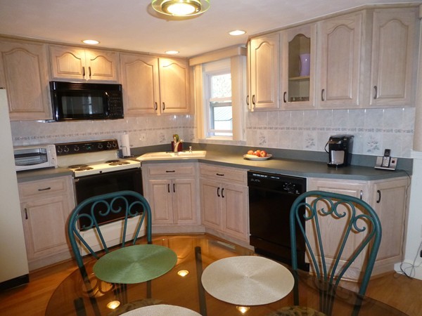 14 Suffolk Road Sharon, MA 02067 - Photo 8 of 25 Gallery Image 8
