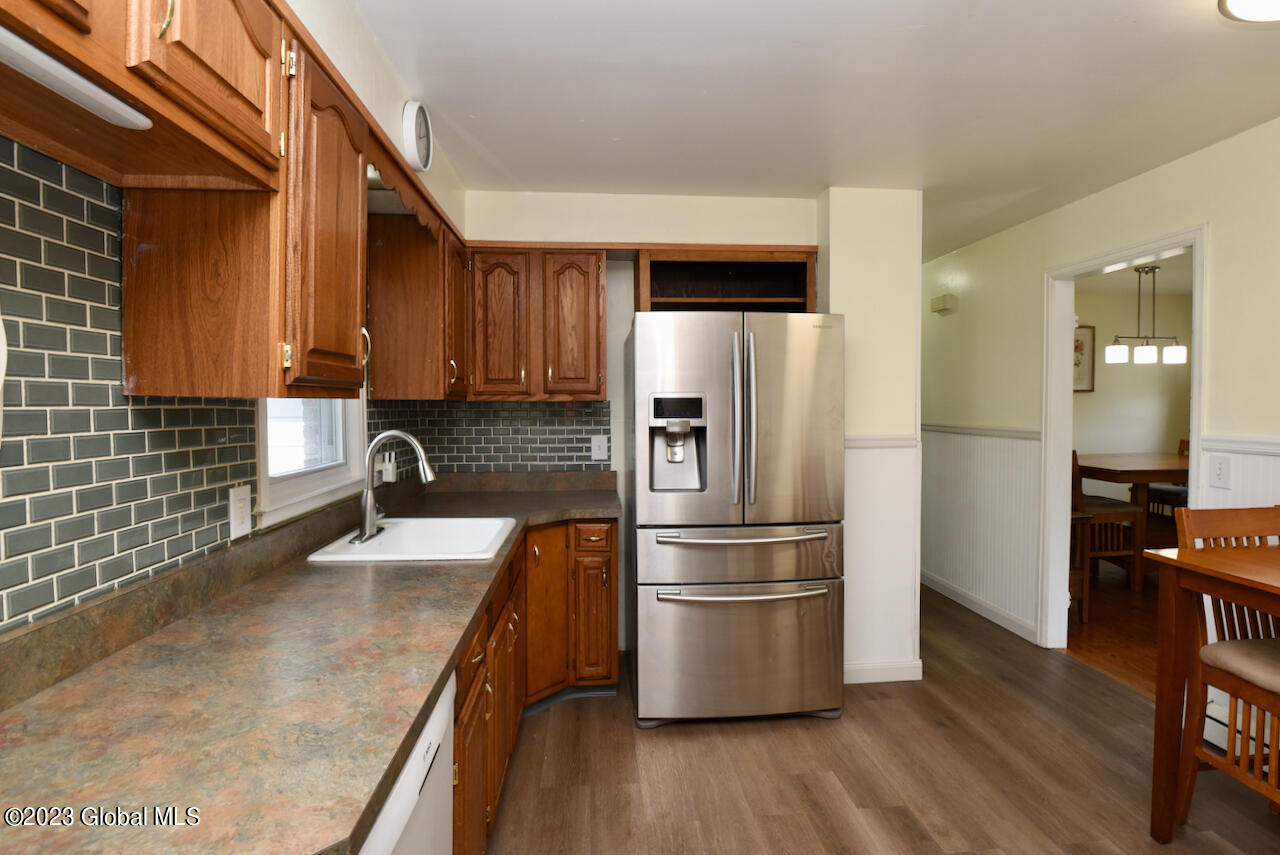 1 Roe Avenue Colonie, NY 12205 - Photo 10 of 53 12