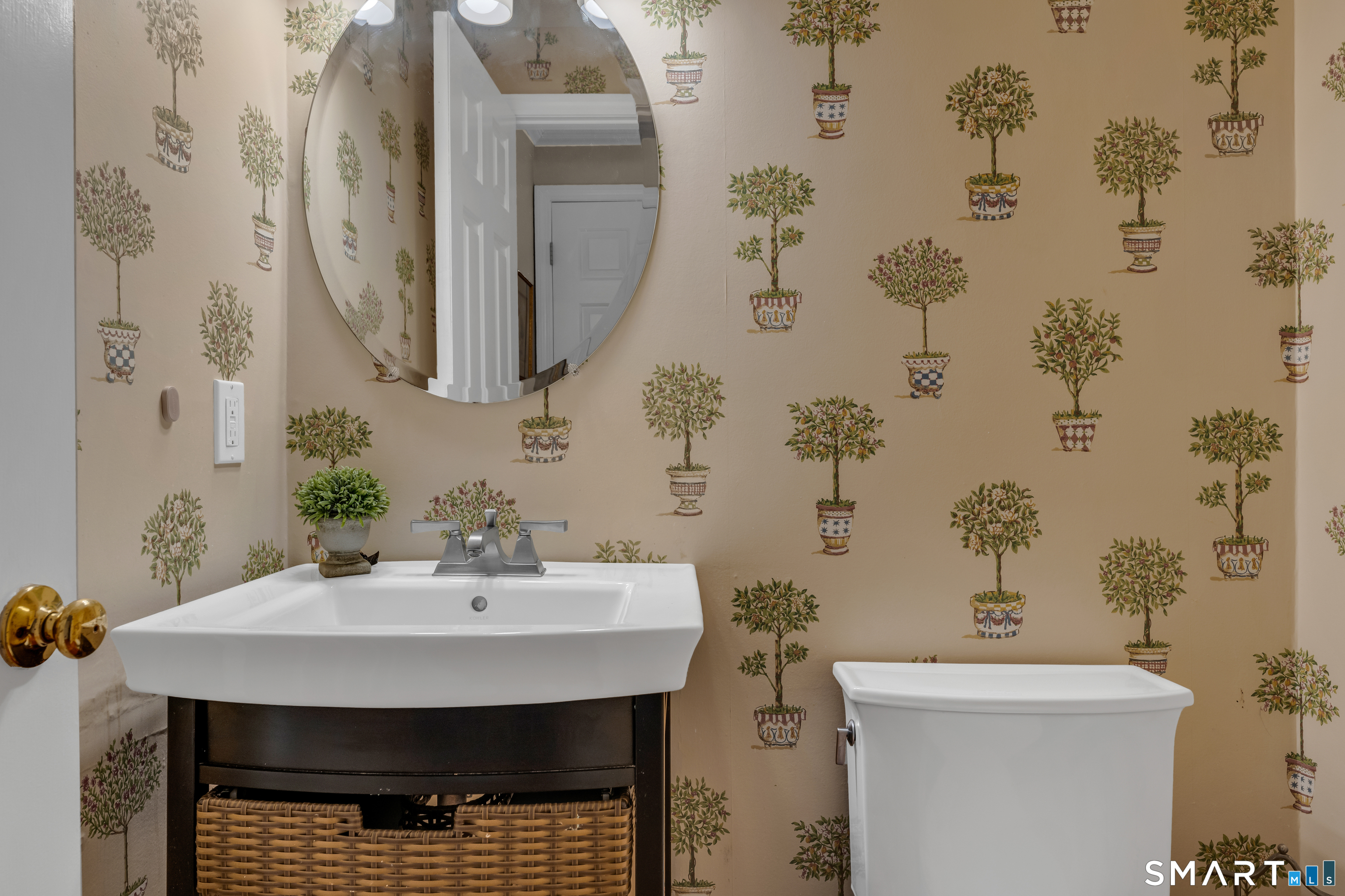 2 Esterly Farms Road, Unit 2 Madison, CT 06443 - Photo 7 of 40 Powder Room