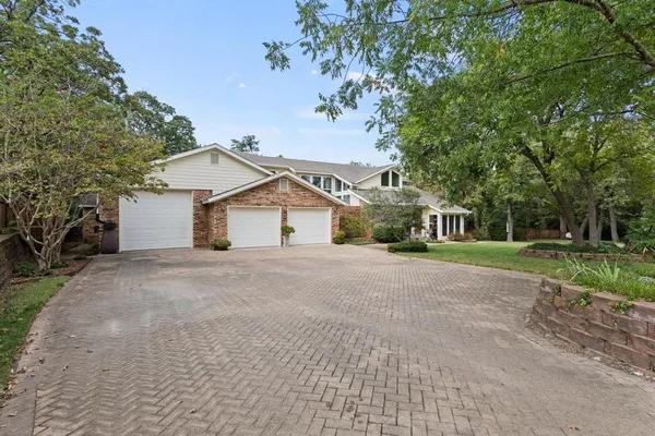 $879,000 | 455 Lakepoint Loop, Pottsboro, TX 75076