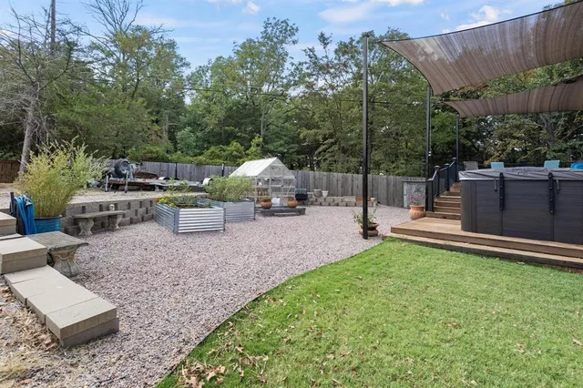 $925,000 | 455 Lakepoint Loop, Pottsboro, TX 75076