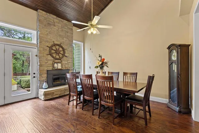 $879,000 | 455 Lakepoint Loop, Pottsboro, TX 75076