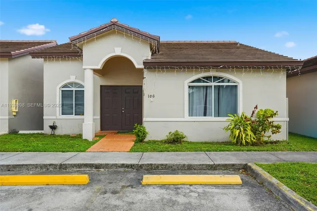 $433,000 | 18615 Northwest 84th Pl., Unit 1061, Hialeah, FL 33015
