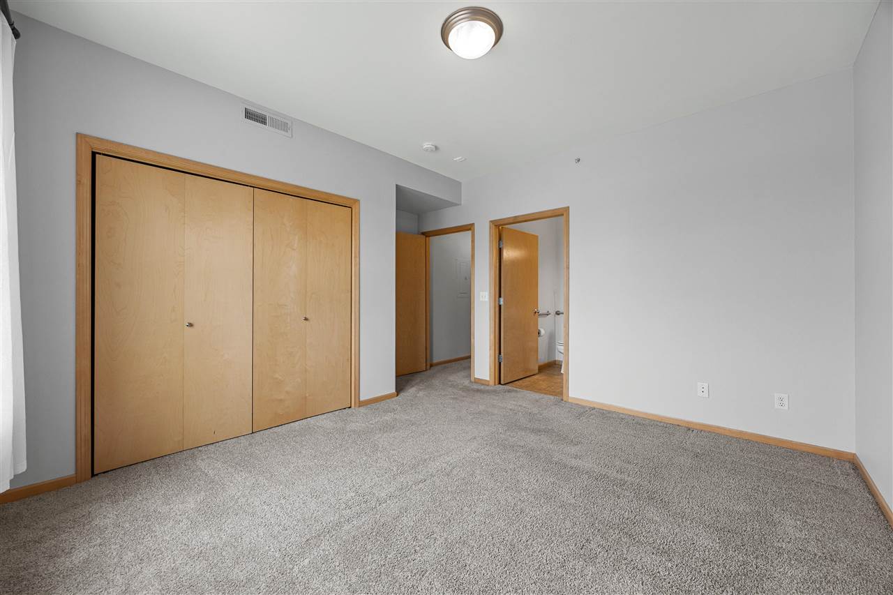 1092 Walnut Avenue, Unit 102 Riverside, IA 52327 - Photo 15 of 35 Gallery Image 15