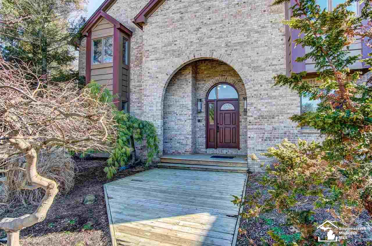 3987 West Sterns Road Lambertville, MI 48144 - Photo 2 of 49 31373379-1.JPG