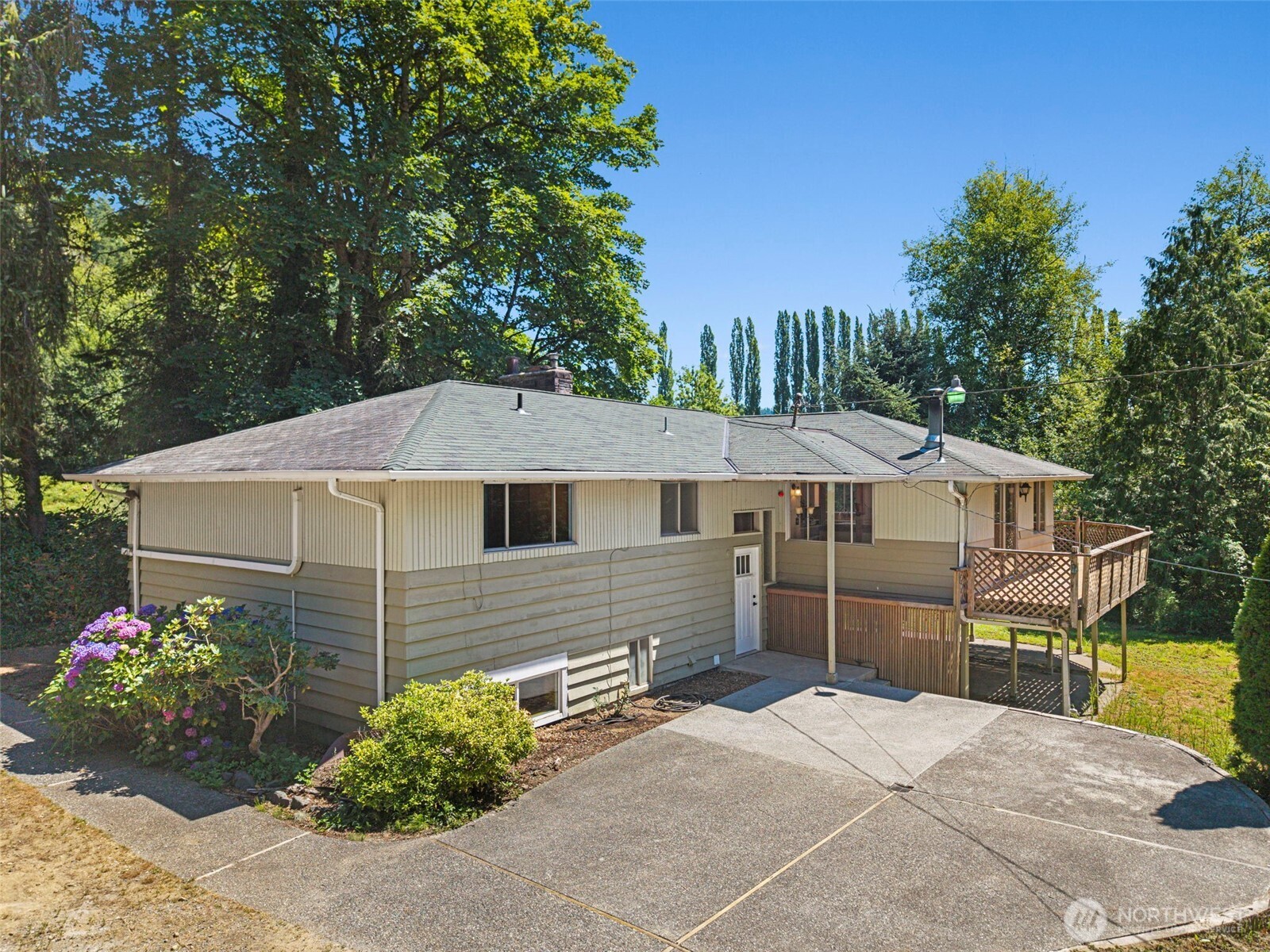 17805 Southeast Jones Road Renton, WA 98058 - Photo 1 of 38