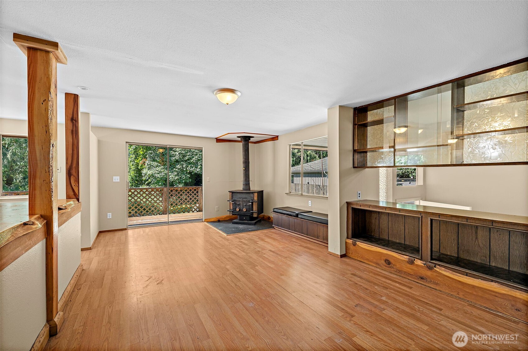 17805 Southeast Jones Road Renton, WA 98058 - Photo 11 of 38