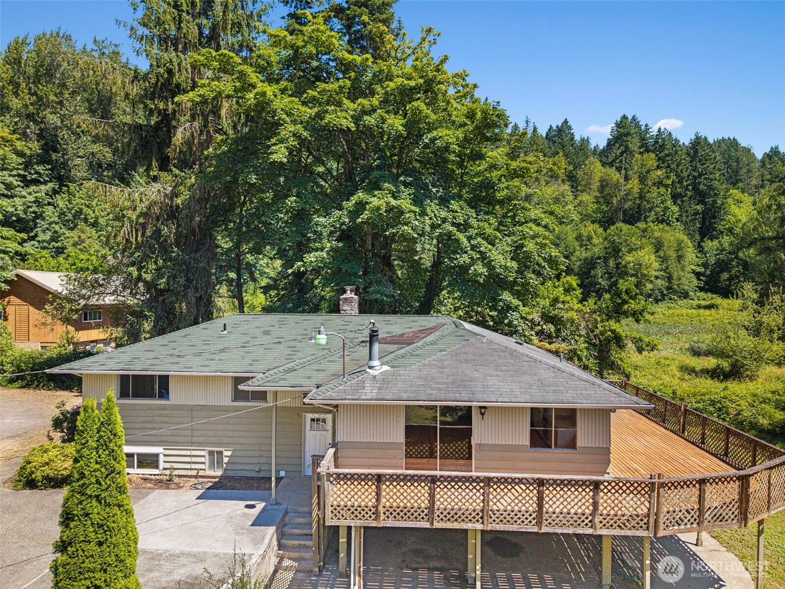 17805 Southeast Jones Road Renton, WA 98058 - Photo 2 of 38