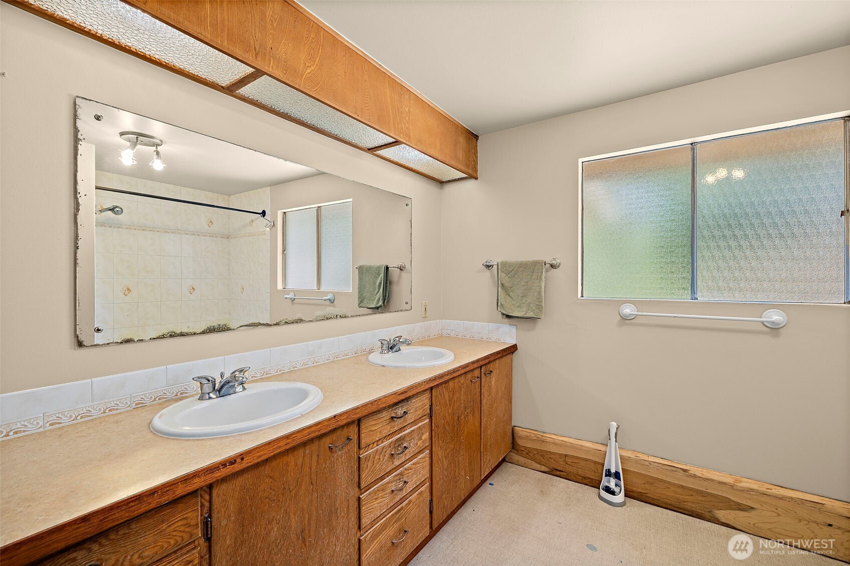 17805 Southeast Jones Road Renton, WA 98058 - Photo 25 of 38