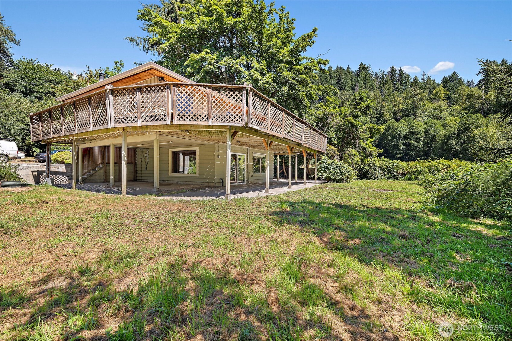 17805 Southeast Jones Road Renton, WA 98058 - Photo 3 of 38