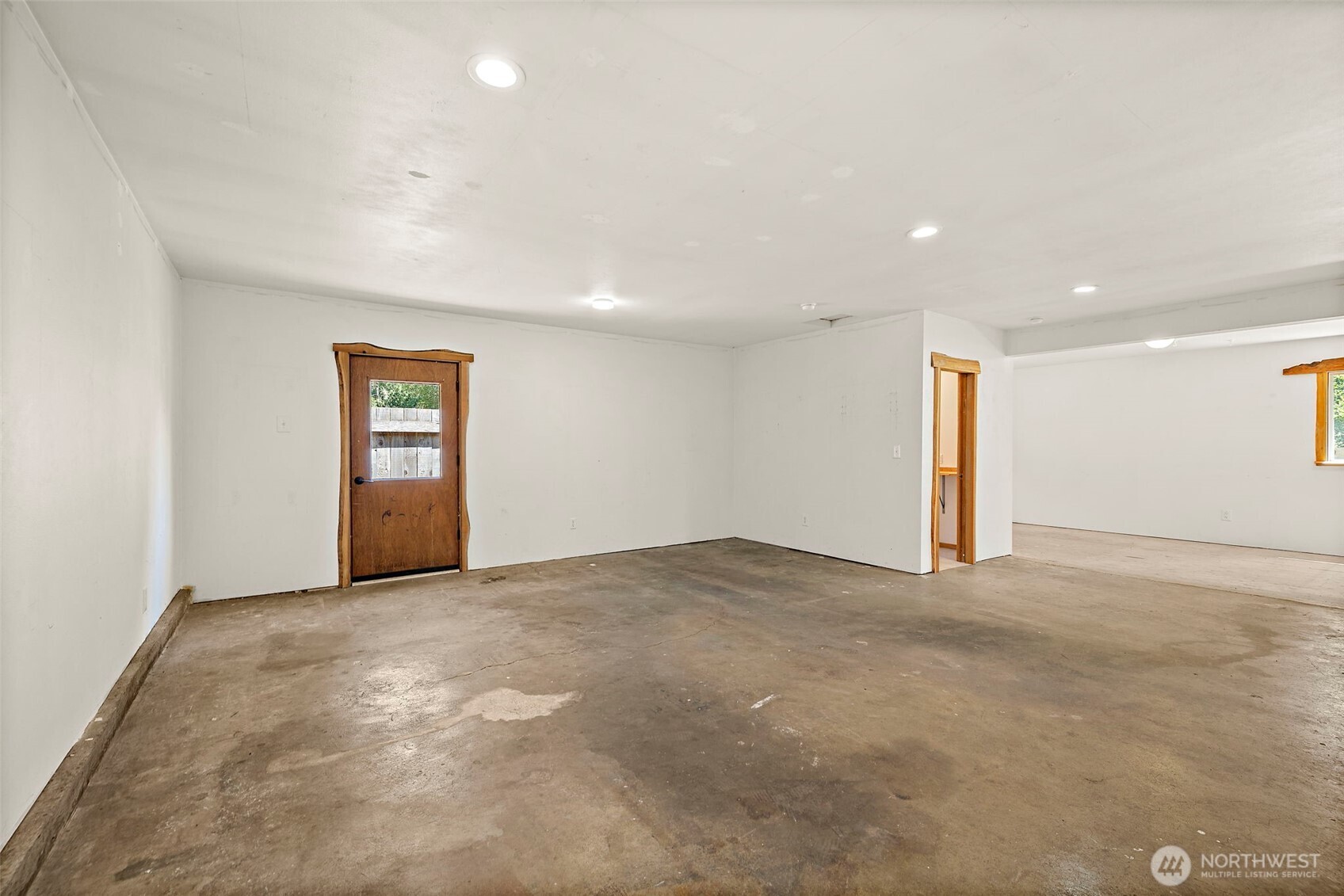 17805 Southeast Jones Road Renton, WA 98058 - Photo 34 of 38