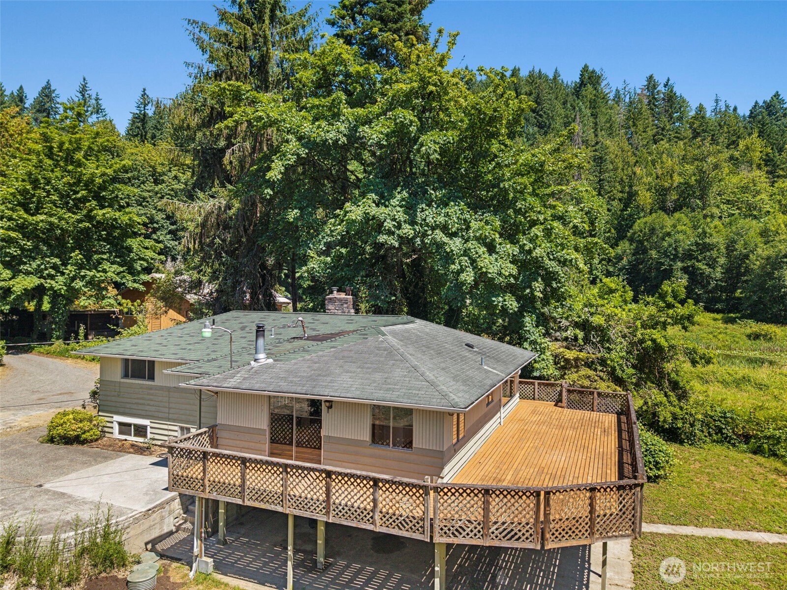 17805 Southeast Jones Road Renton, WA 98058 - Photo 6 of 38