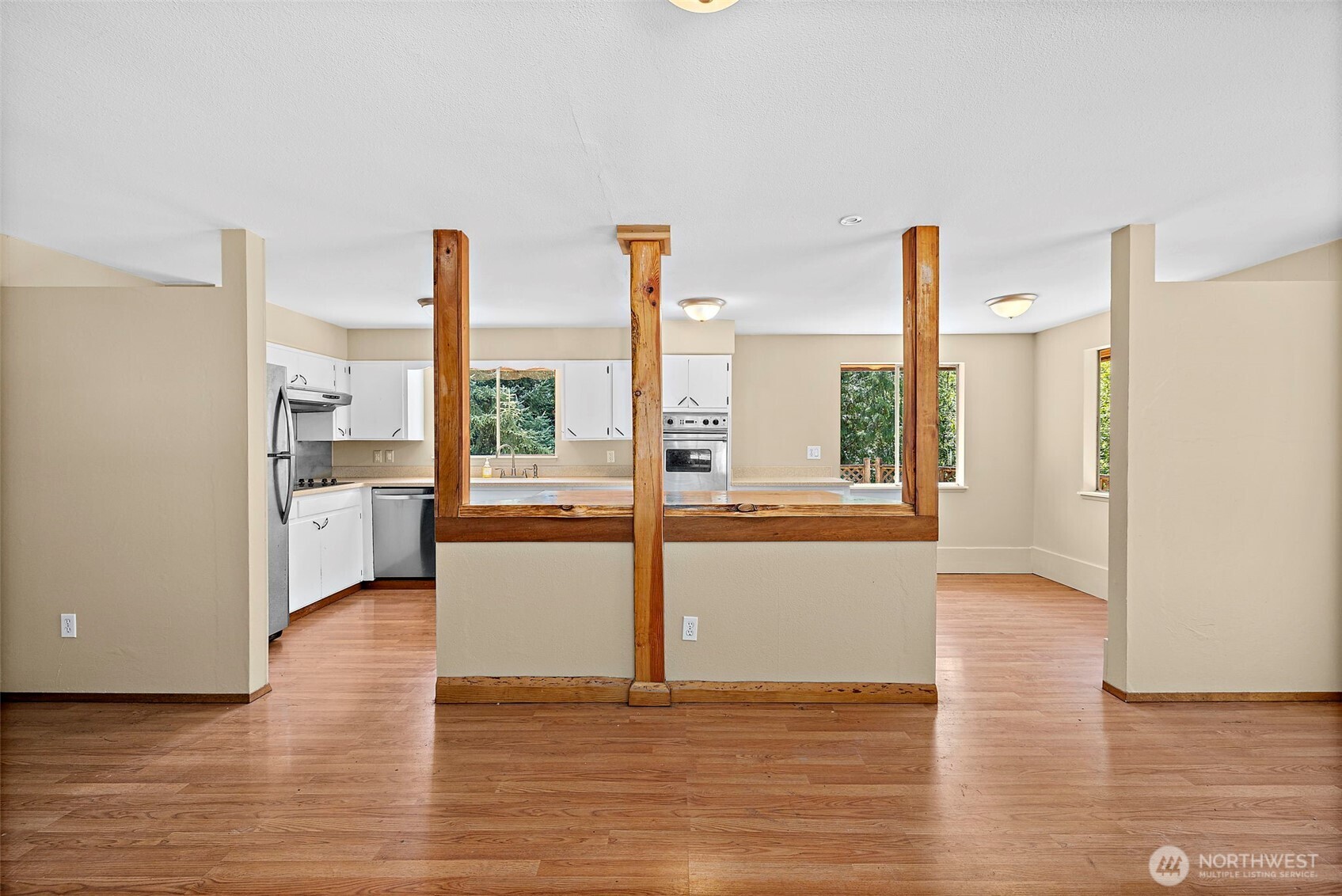 17805 Southeast Jones Road Renton, WA 98058 - Photo 8 of 38