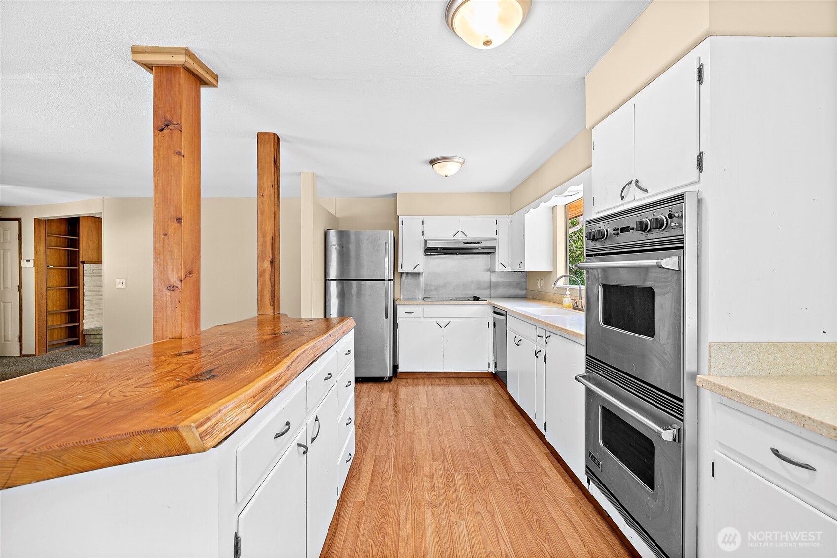 17805 Southeast Jones Road Renton, WA 98058 - Photo 9 of 38