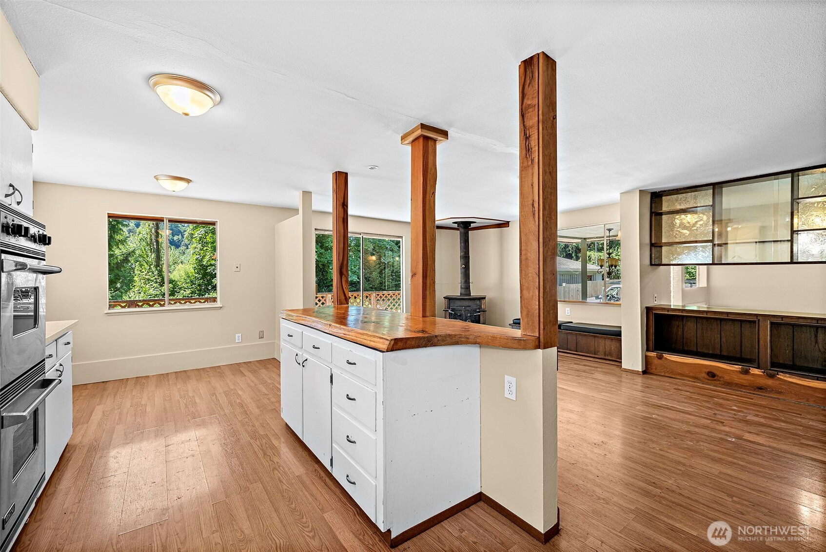 17805 Southeast Jones Road Renton, WA 98058 - Photo 10 of 38