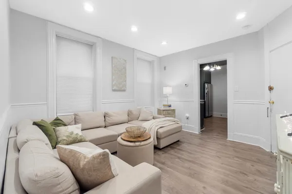 $4,100 | 723 Willow Avenue, Unit 2R, Hoboken, NJ 07030